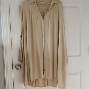 Myrah Penaloza La Tierra Kundalinigown short